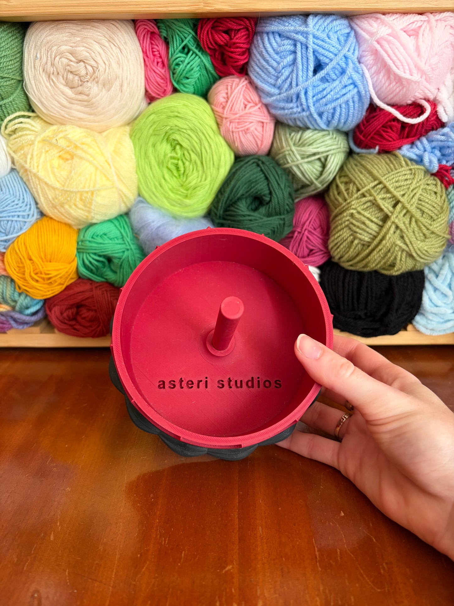 Red & Black Cake Yarn Spinner